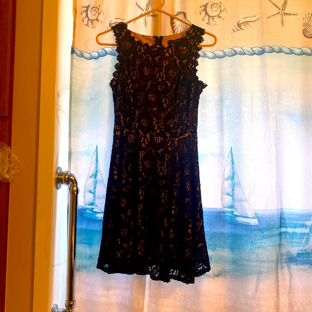 City Studio black lacy dress